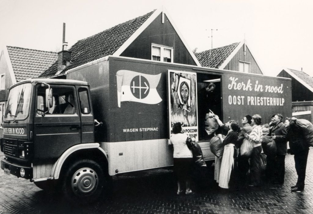 Kapelwagen van Kerk in Nood